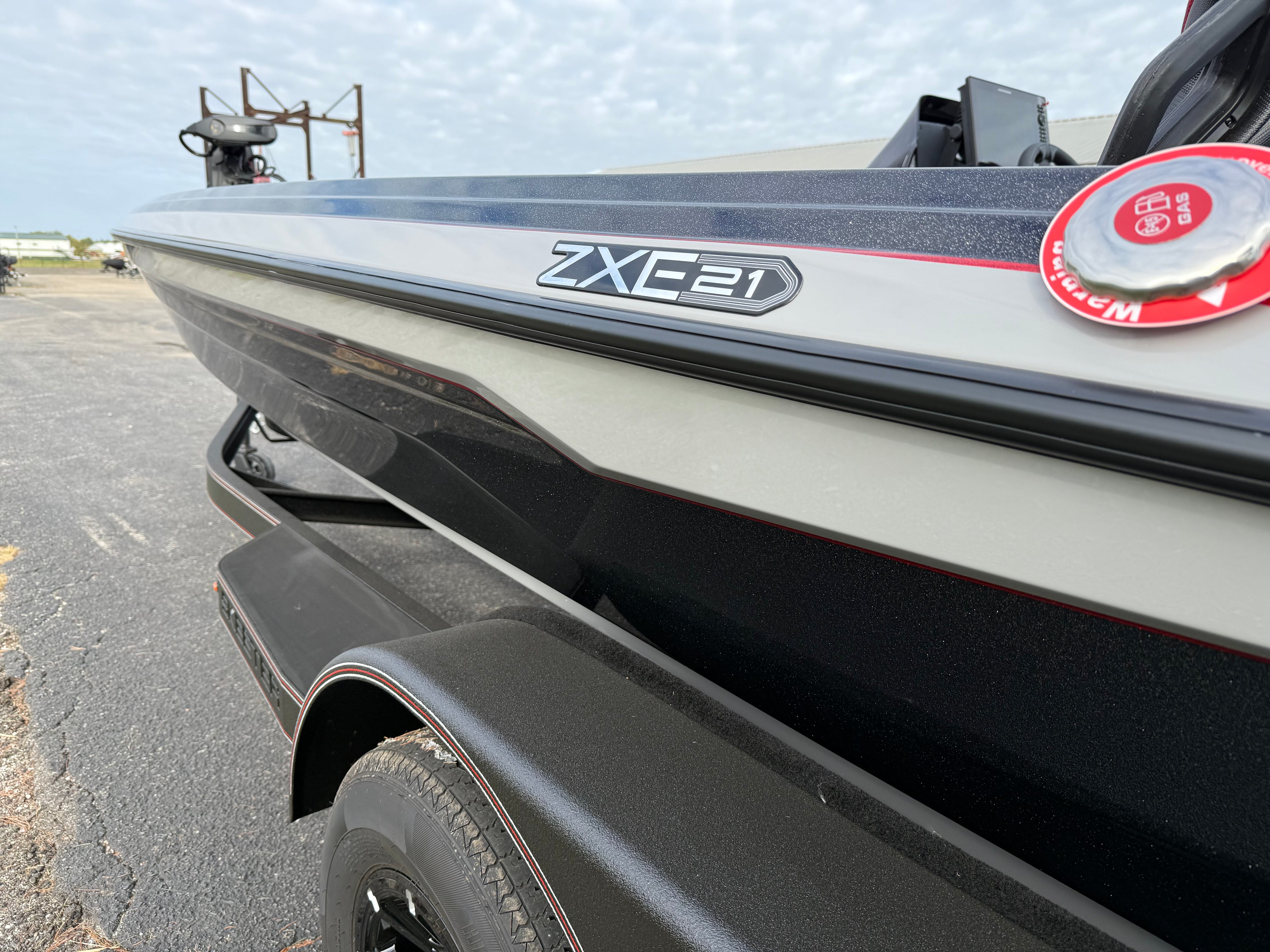 2026 Skeeter ZXE21 Option 1