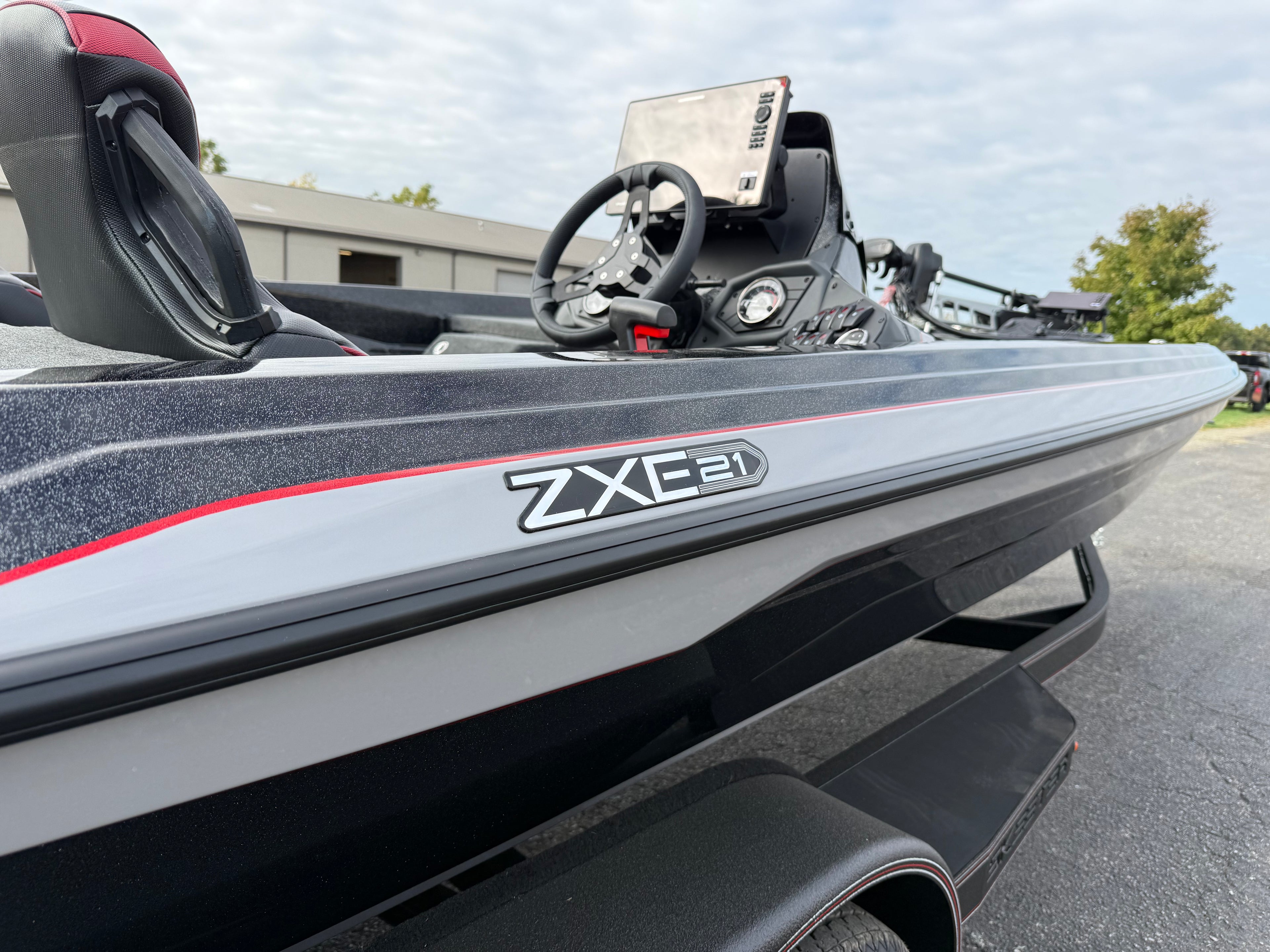 2026 Skeeter ZXE21 Option 1