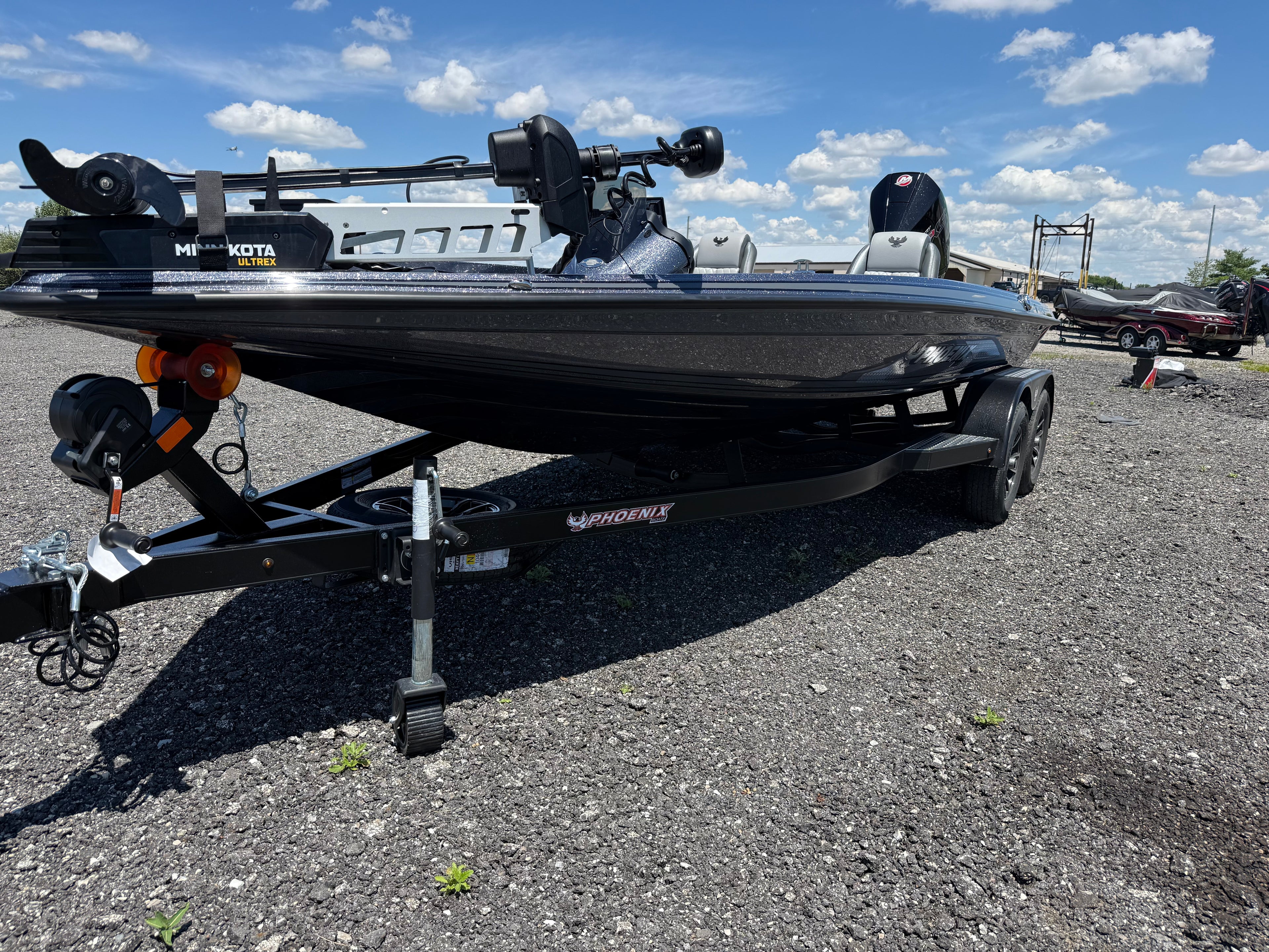 2027 Phoenix 819 ZXL