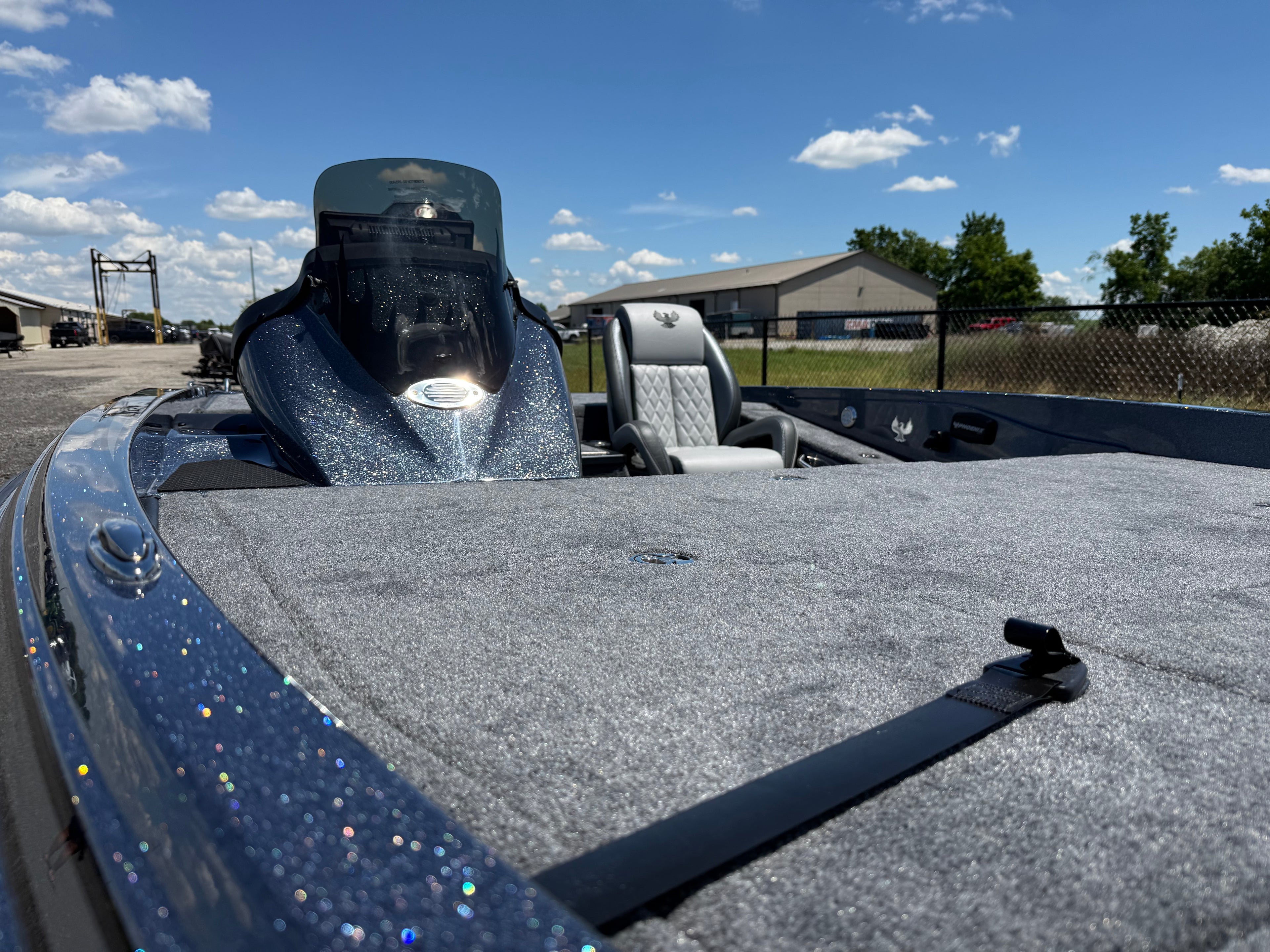 2027 Phoenix 819 ZXL